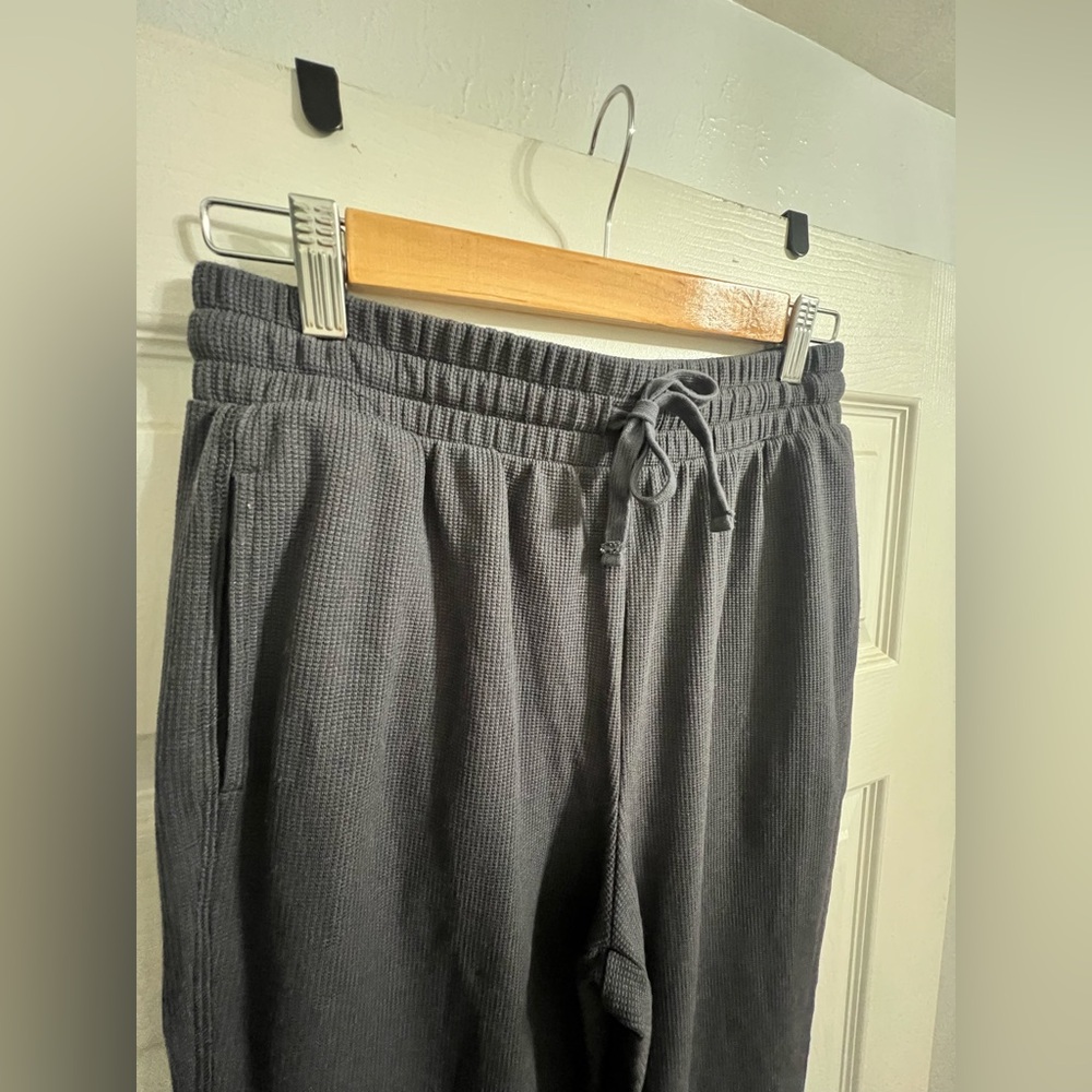 Fabletics Joggers - Picture 3 of 6